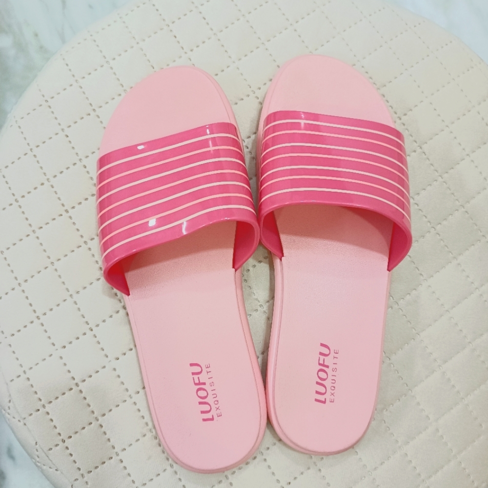 Rubber slippers - Picture 2 of 8